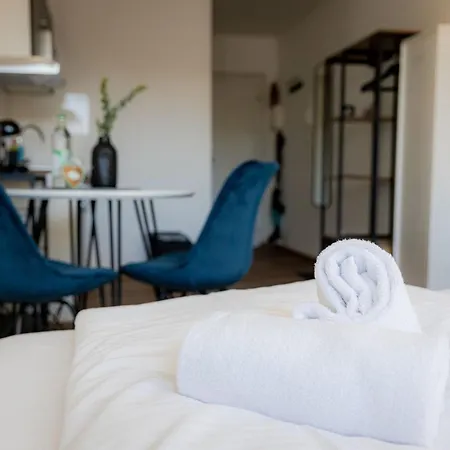 Come4stay - Holzheim 126 - Parkplatz By Interhome דירה